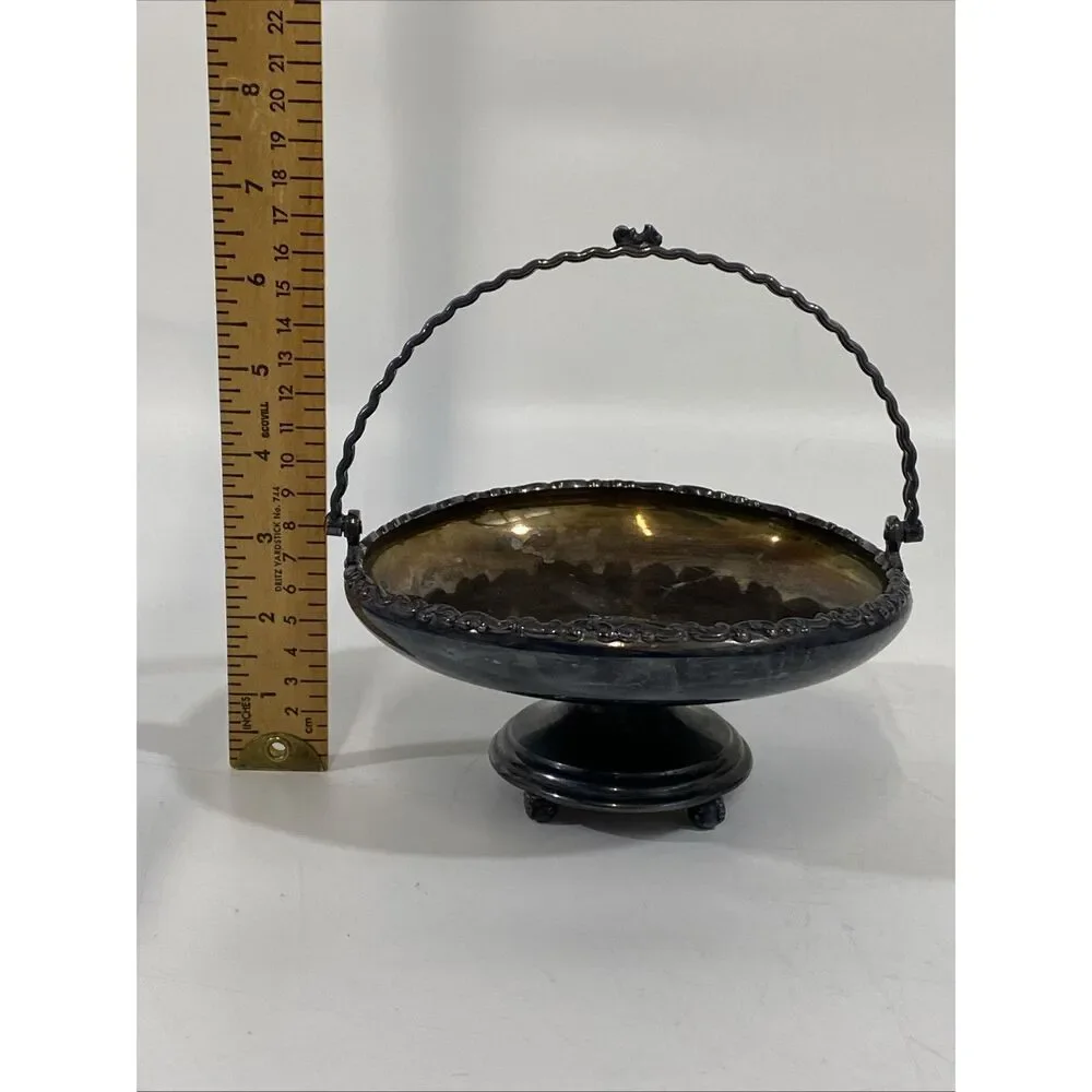 Antique Victorian Wilcox Silverplate Footed Bridal bouquet holder Basket 7” x 7”
